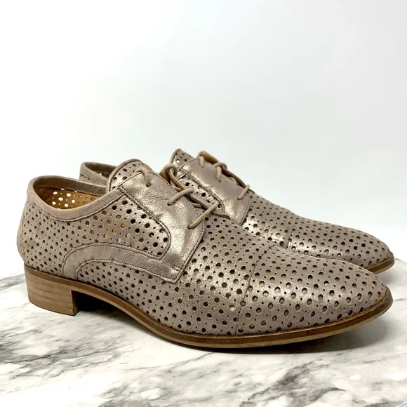 Anthropologie + Gee WaWa Metallic Perforated Oxford Flats 41 Spain Classic Boho